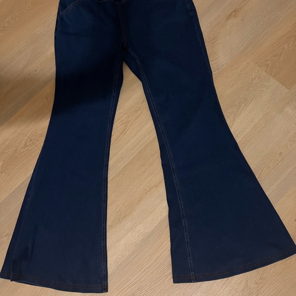 HALARA Navy Flare Jeans - Picture 4 of 9